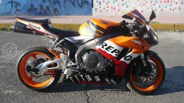 Honda rr 1000 repsol exelentes condiciones barata -06