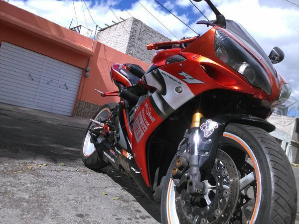 Yamaha r1 excelente estado -05