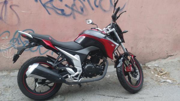 Vendo hermosa moto z250 -15