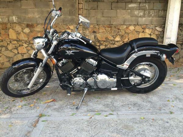 Hermosa Yamaha Vstar 650 -04