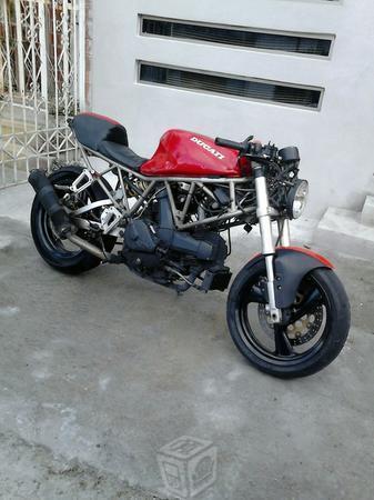 DUCATI con bajo kilometraje -93