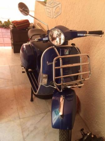 Motocicleta Vespa tpo PX como nueva -06