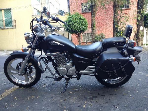 Suzuki GZ-150 Edicion Especial Black Road -14