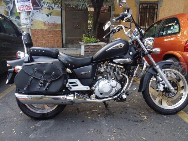 Suzuki GZ-150 Edicion Especial Black Road -14