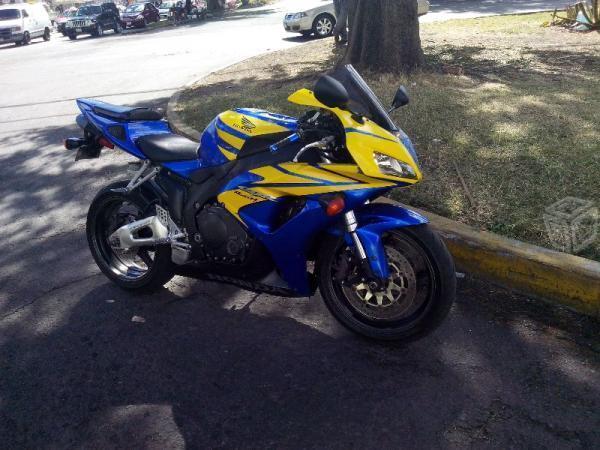 Honda cbr 1000 v/c -06