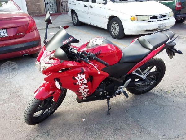 Moto roja marca honda cbr 250 cc 2016 -16