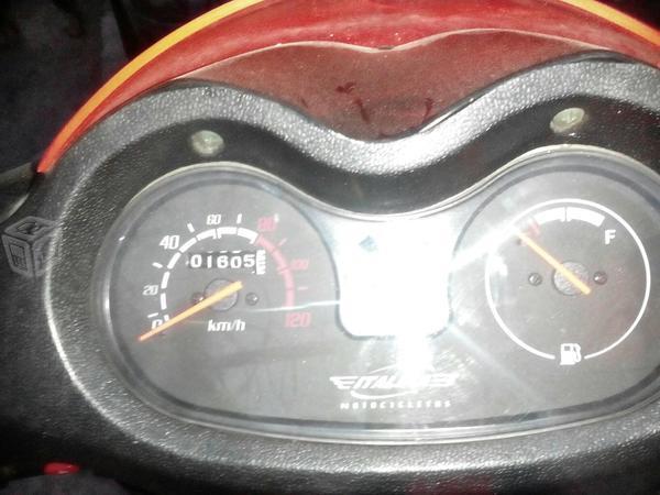 Vendo moto italika -16