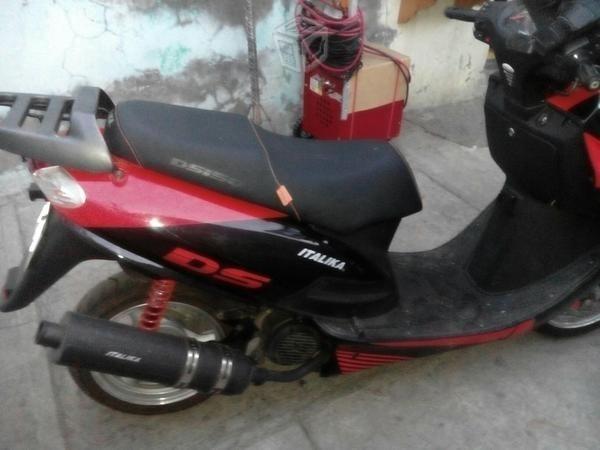 Vendo moto italika -16