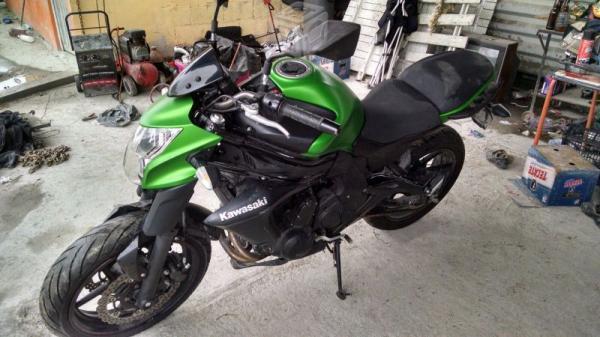 Kawasaki deportiva ER 6N -14