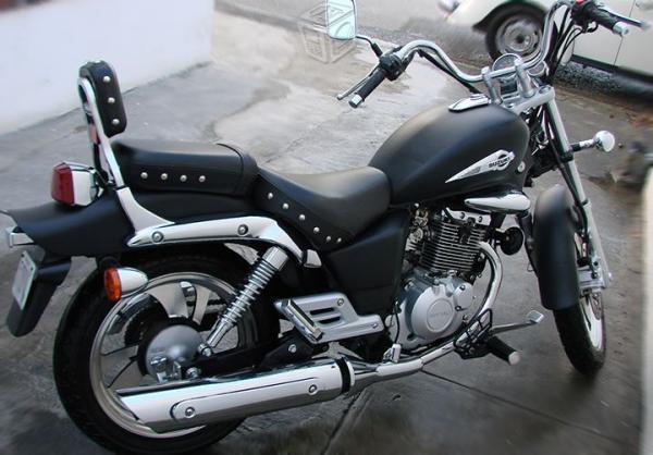 Gz150 moto de calle -14