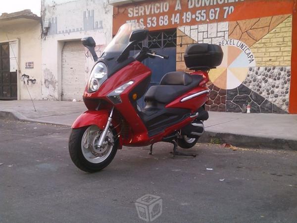 Motoneta sym rv250 cc rojo metalico,importada -08
