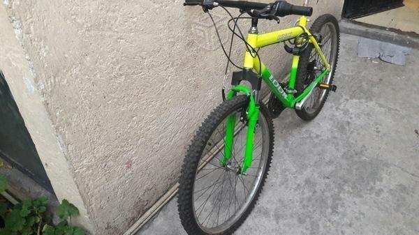 Vendo bicicleta de montaña