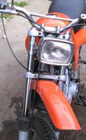 Motocicleta barata -85