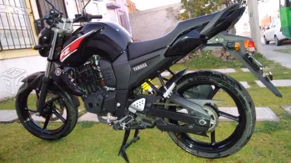 Vendo moto fz negra -15