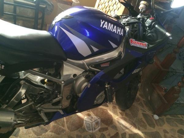 Yamaha r6 Modelo -02