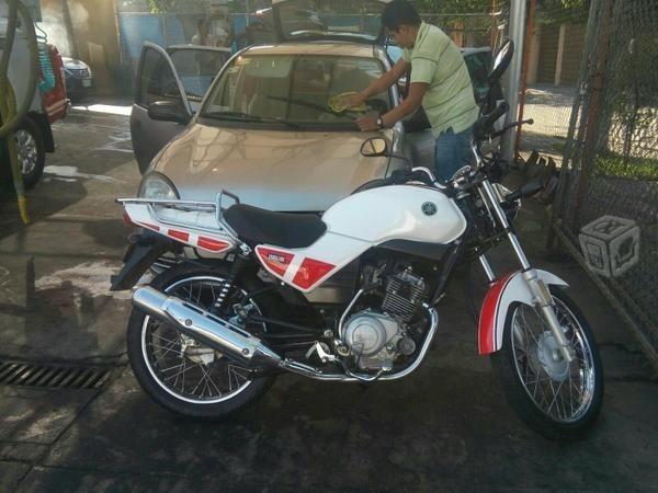 Vendo moto YBR125 -12