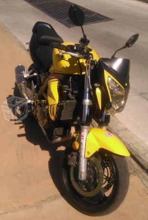 Motocicleta sv 650