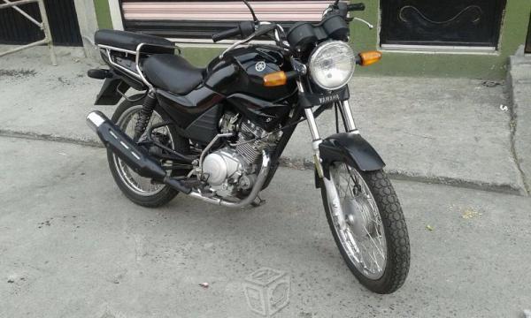 Motocicleta yamaha -12