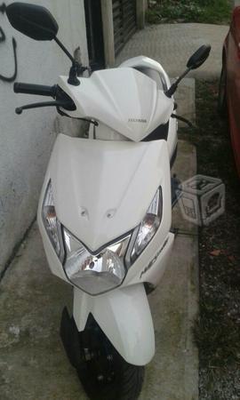 Se vende MOTO Honda -15