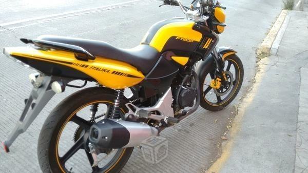 FT200 impecable nuevecita -15