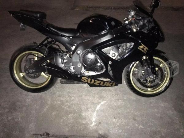 Suzuki GSXR 600 en magnificas condiciones