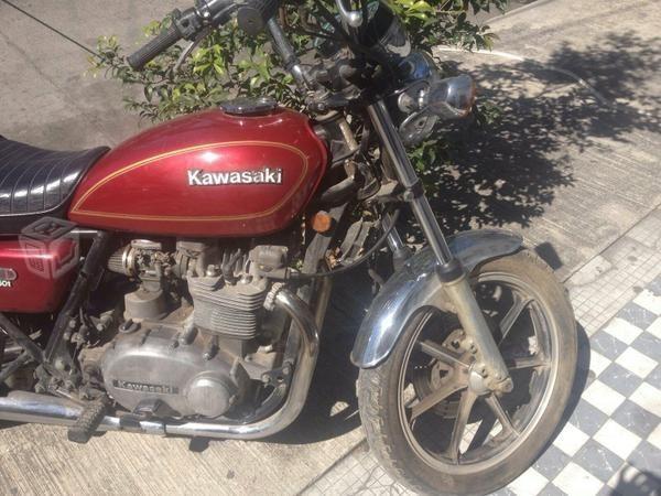 Motocicleta kawasaki tipo chopper clásica 750cc -82