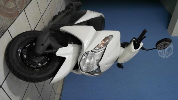 Honda Dio 110 cc Blanca en perfectas condiciones -14