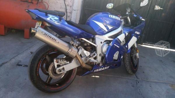 Yamaha R6 -01