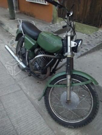 Motocicleta clasica -84