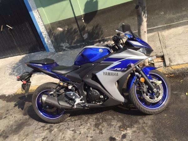 Moto yamaha R3 -15