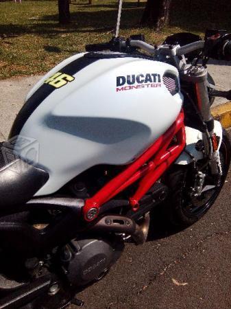 Ducati Monster 796 -12