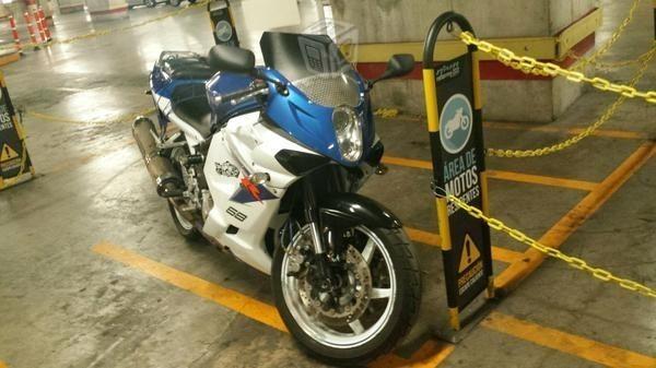 Hermosa moto hyosun 650 -08