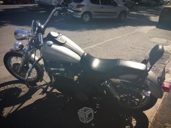 Hermosa Harley Davidson dyna 1600