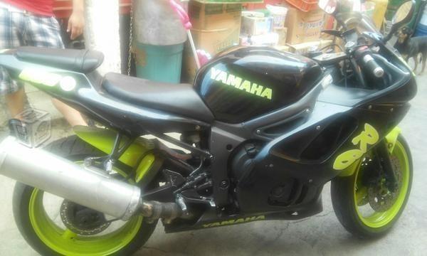 YAMAHA R6 exelentes condiciones muy buen manejo -01