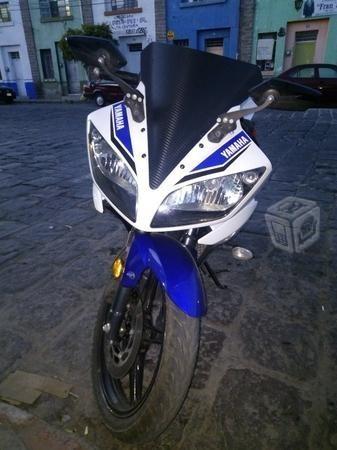 Yamaha R15 EDICIÓN ESPECIAL -14