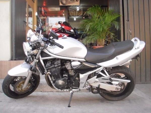 Hermosa suzuki bandit -03