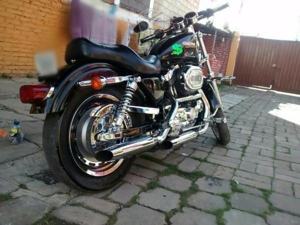 Harley Davidson Sportster Custom 1200 -02