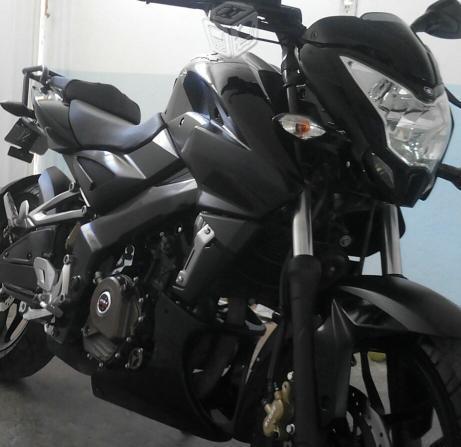 BAJAJ PULSAR 200 SEMINUEVA -14