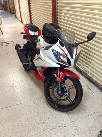 Yamaha r-15 -14