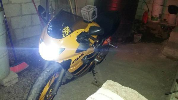 Cbr 600 f4 -99