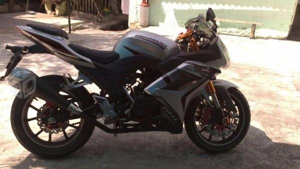 Moto R1 Pista Dinamo -15