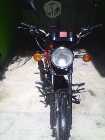 Motocicleta italika usada -10