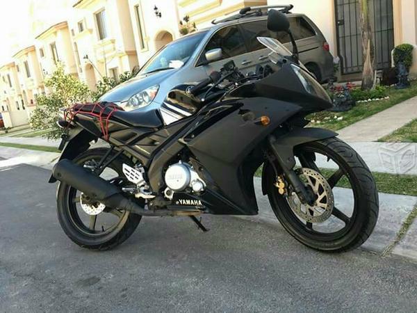 Hermosa yamaha r15 -11