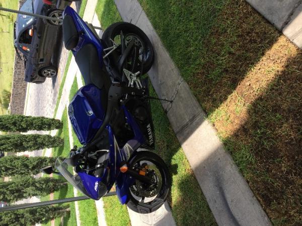 Yamaha R6S azul -09
