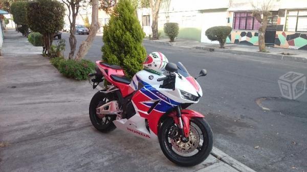 Honda cbr 600 rr HRC línea nueva -14