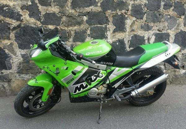 Excelente motocicleta Max200 -07