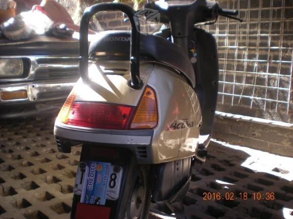 Motoneta honda activa -04