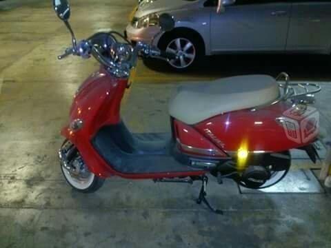 Se vende motoneta -15