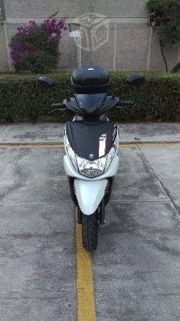 Se vende ray-z seminueva año -14