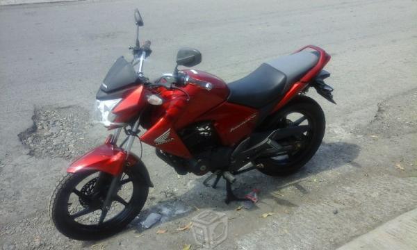 Moto Honda Invicta 150 Rojo fuego -13